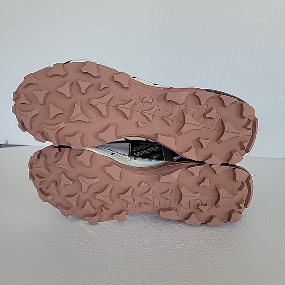 Salomon Cross Hike 2 Mid GTX Hiking Boots Waterproof Womens Size 9.5 - Picture 6 of 10